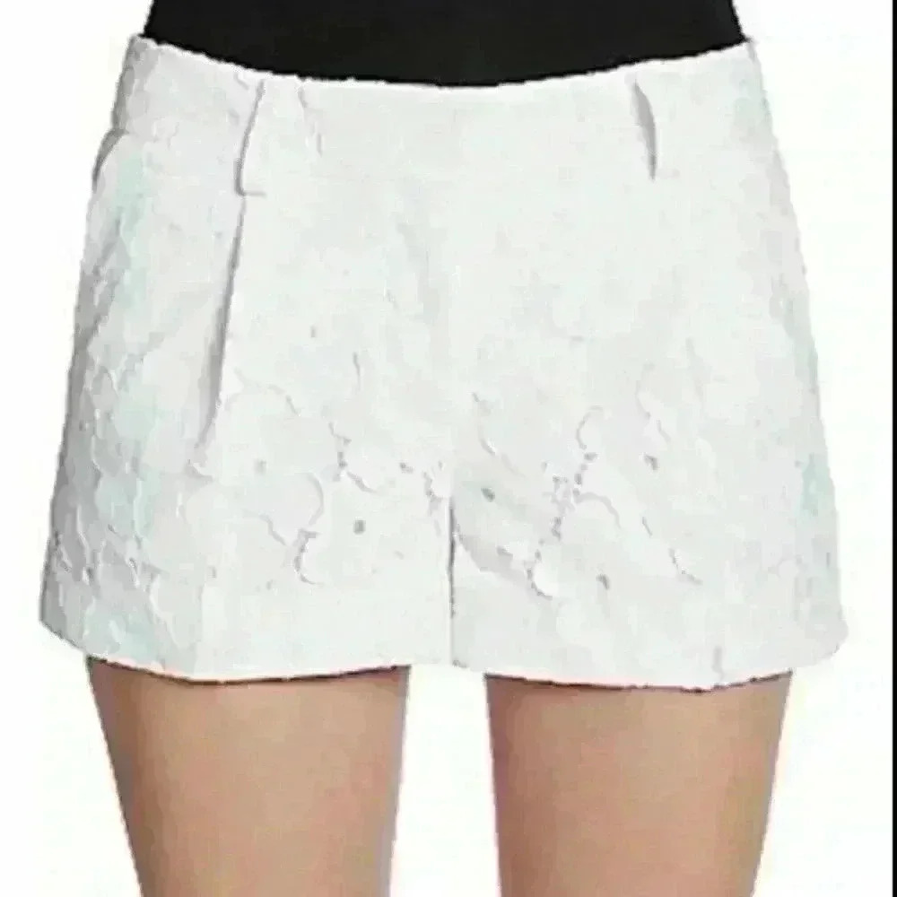 Diane von Furstenberg DVF White Lace Naples Shorts Size 2